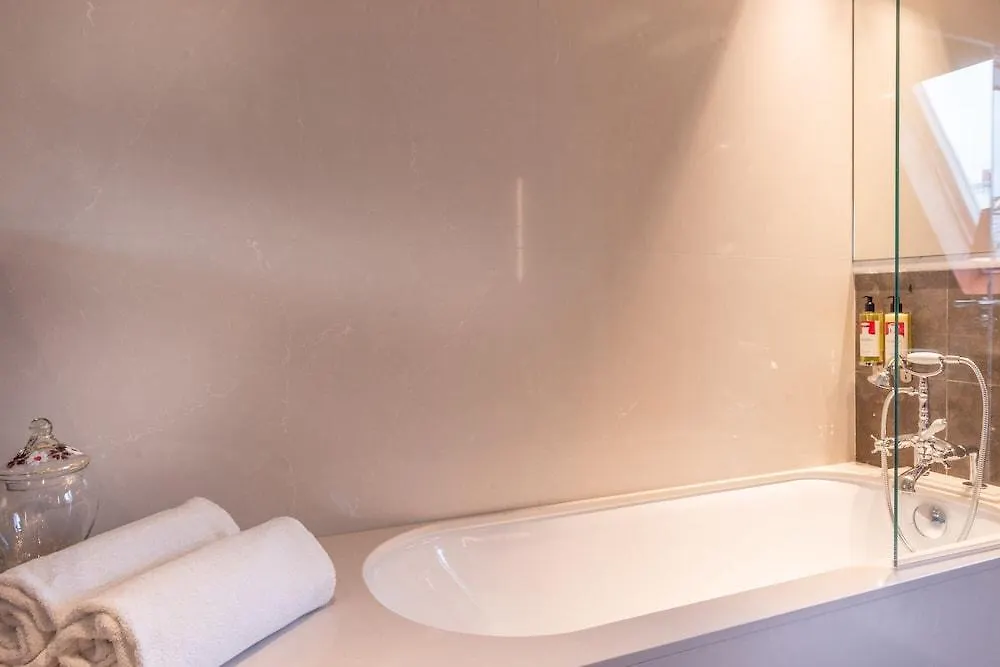 De Montesquieu Otel 5*