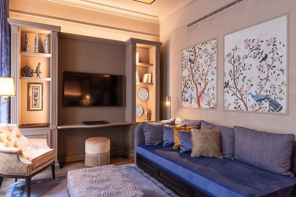 De Montesquieu Otel 5*