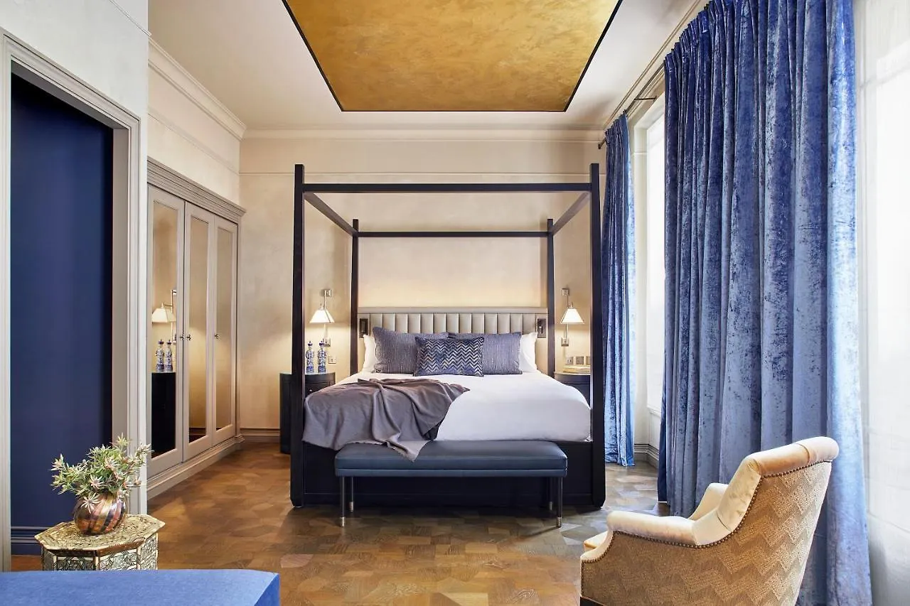 Hotell De Montesquieu 5*